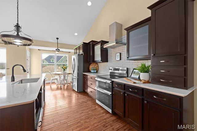 2 Arthurs Court, Troy, IL 62294