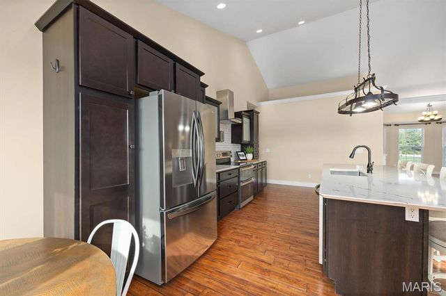2 Arthurs Court, Troy, IL 62294
