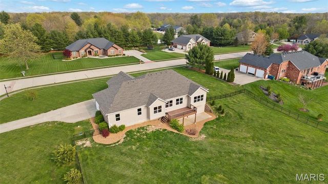 2 Arthurs Court, Troy, IL 62294