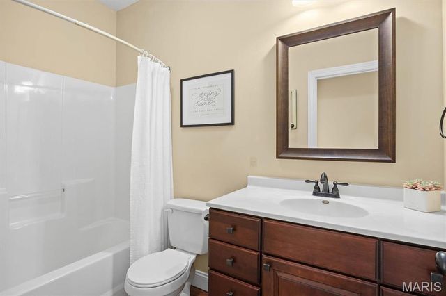 2 Arthurs Court, Troy, IL 62294