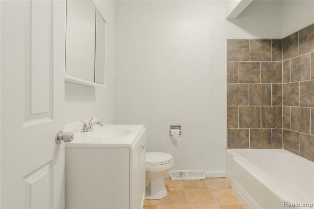 4524 Fleming Street, Dearborn Heights, MI 48125