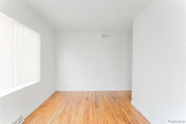 4524 Fleming Street, Dearborn Heights, MI 48125