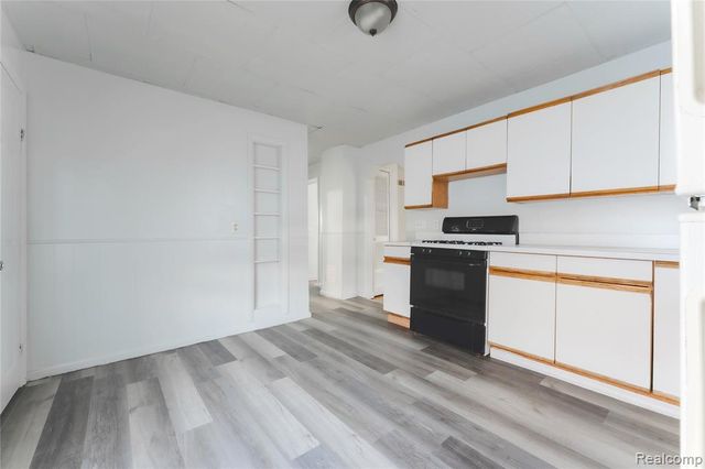 4524 Fleming Street, Dearborn Heights, MI 48125