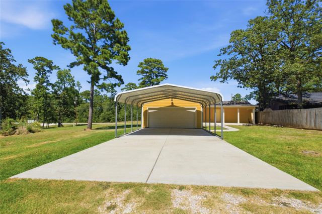 340 Oak Ridge Drive, Onalaska, TX 77360