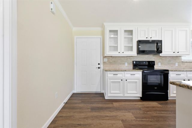 340 Oak Ridge Drive, Onalaska, TX 77360