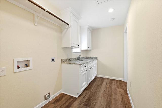 340 Oak Ridge Drive, Onalaska, TX 77360