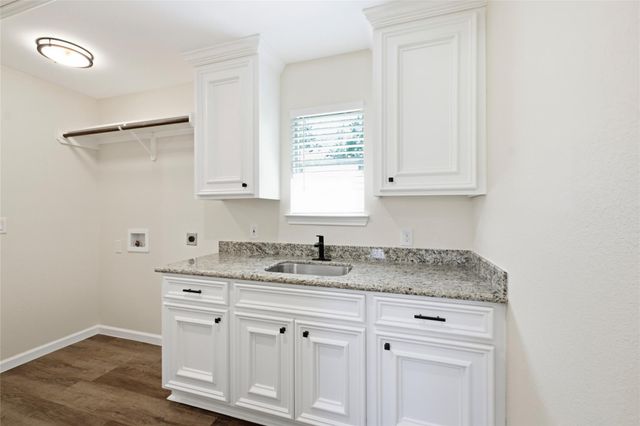 340 Oak Ridge Drive, Onalaska, TX 77360