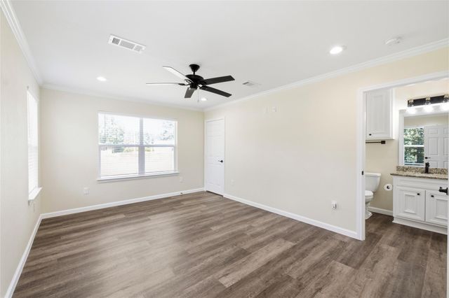 340 Oak Ridge Drive, Onalaska, TX 77360