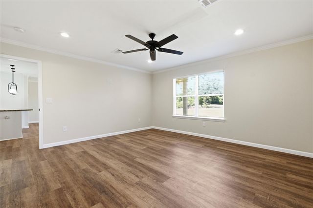 340 Oak Ridge Drive, Onalaska, TX 77360