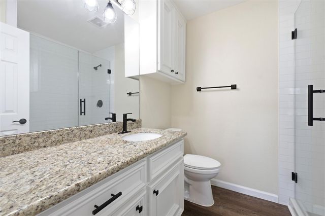 340 Oak Ridge Drive, Onalaska, TX 77360
