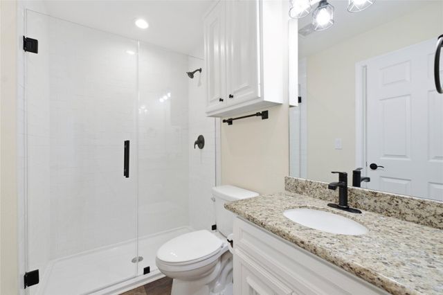 340 Oak Ridge Drive, Onalaska, TX 77360