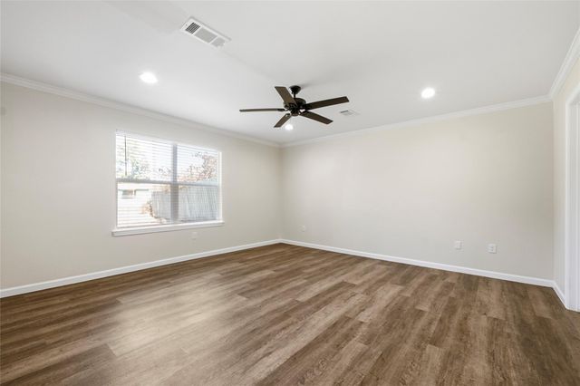 340 Oak Ridge Drive, Onalaska, TX 77360