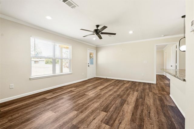 340 Oak Ridge Drive, Onalaska, TX 77360