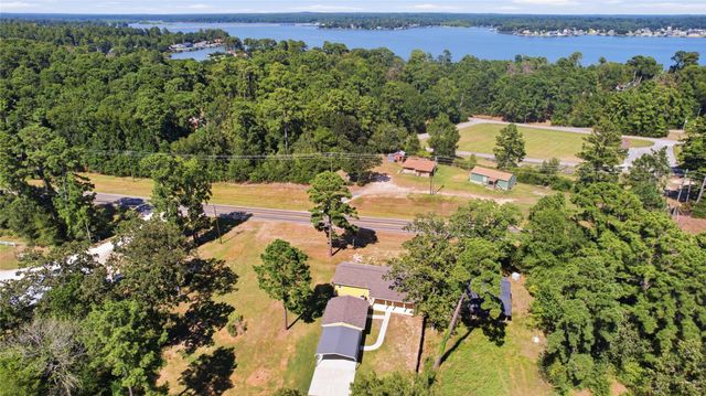 340 Oak Ridge Drive, Onalaska, TX 77360