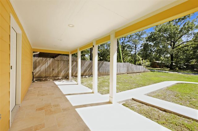 340 Oak Ridge Drive, Onalaska, TX 77360