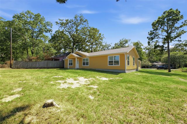 340 Oak Ridge Drive, Onalaska, TX 77360