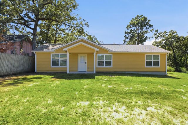 340 Oak Ridge Drive, Onalaska, TX 77360
