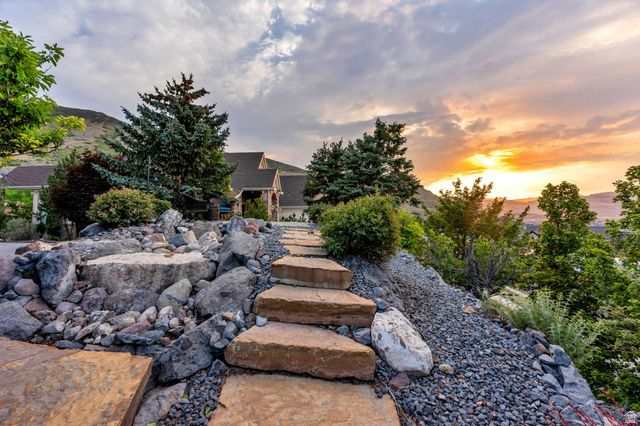 5831 W FRIENDSHIP DR, Herriman, UT 84096