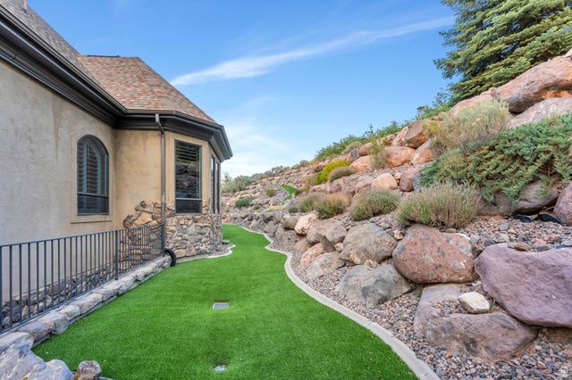 5831 W FRIENDSHIP DR, Herriman, UT 84096