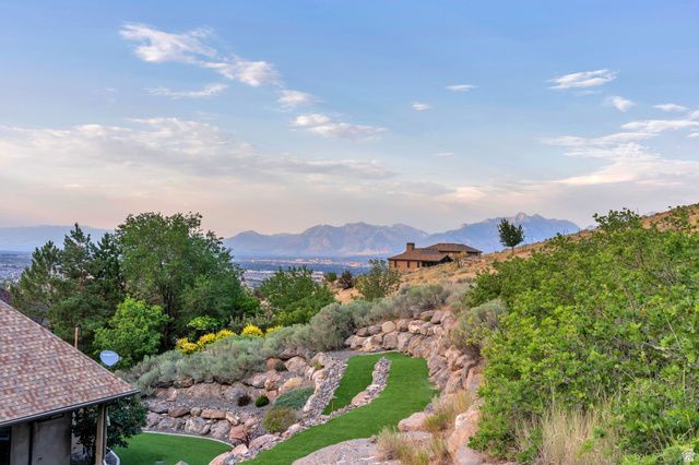 5831 W FRIENDSHIP DR, Herriman, UT 84096