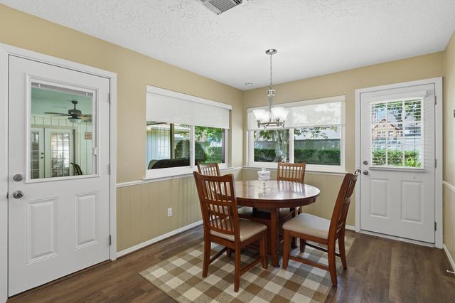 611 Forest Lake Drive, Seabrook, TX 77586