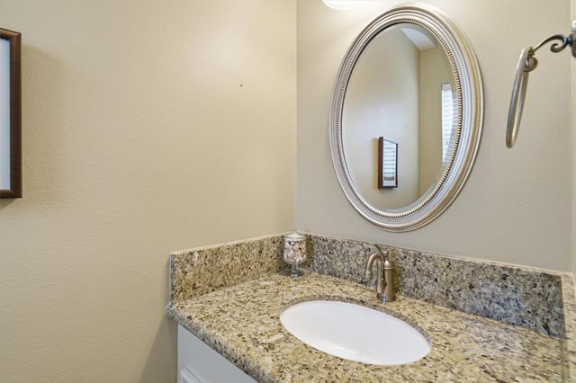611 Forest Lake Drive, Seabrook, TX 77586