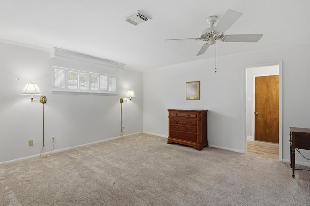 611 Forest Lake Drive, Seabrook, TX 77586