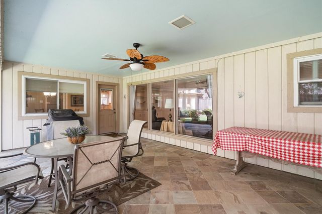 611 Forest Lake Drive, Seabrook, TX 77586