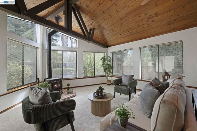 553 Bell Ave, Livermore, CA 94550