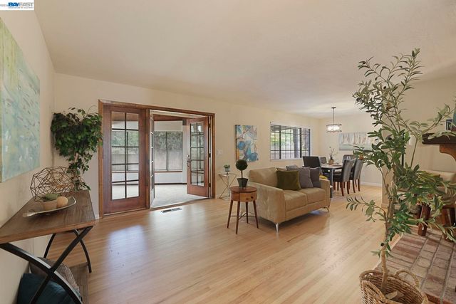 553 Bell Ave, Livermore, CA 94550