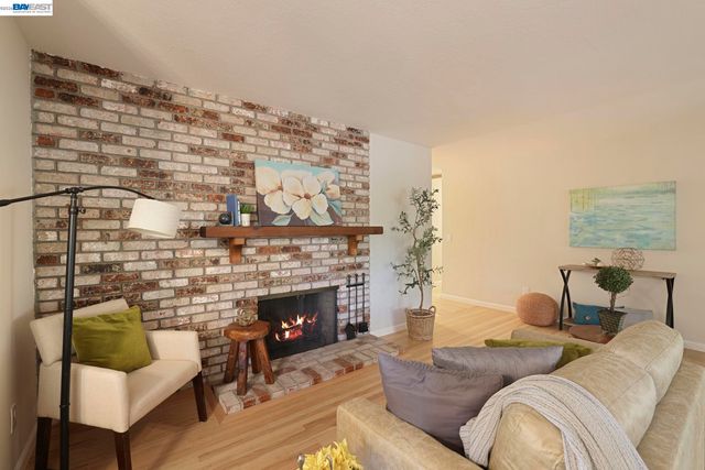 553 Bell Ave, Livermore, CA 94550