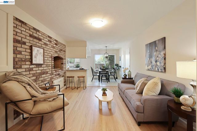 553 Bell Ave, Livermore, CA 94550