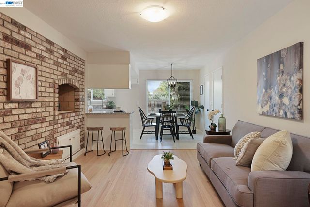 553 Bell Ave, Livermore, CA 94550