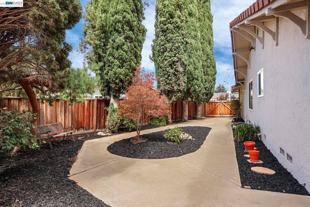 553 Bell Ave, Livermore, CA 94550
