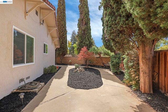 553 Bell Ave, Livermore, CA 94550