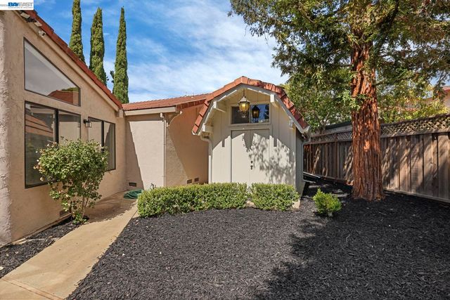 553 Bell Ave, Livermore, CA 94550