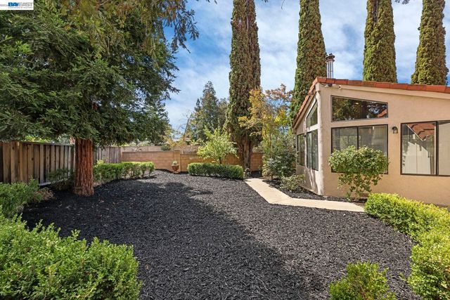 553 Bell Ave, Livermore, CA 94550