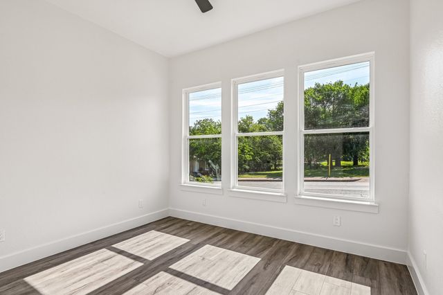 2504 Vaughn Boulevard, Fort Worth, TX 76105