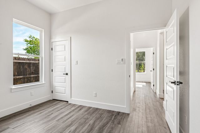 2504 Vaughn Boulevard, Fort Worth, TX 76105