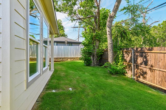 2504 Vaughn Boulevard, Fort Worth, TX 76105