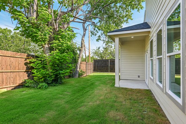 2504 Vaughn Boulevard, Fort Worth, TX 76105