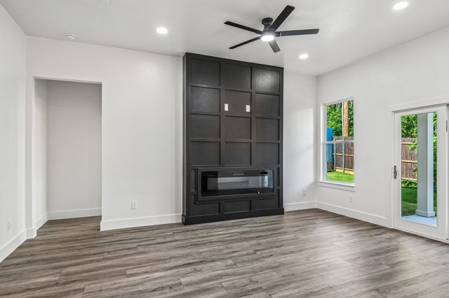 2504 Vaughn Boulevard, Fort Worth, TX 76105