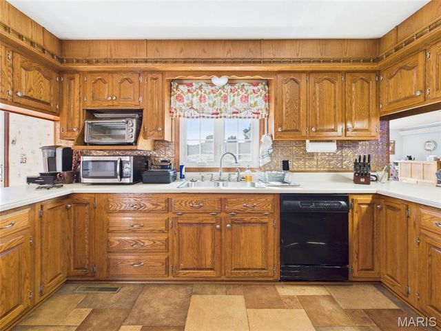 836 Stella Street, Lebanon, MO 65536