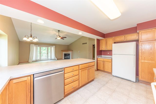 535 Sycamore Circle, Saline, MI 48176