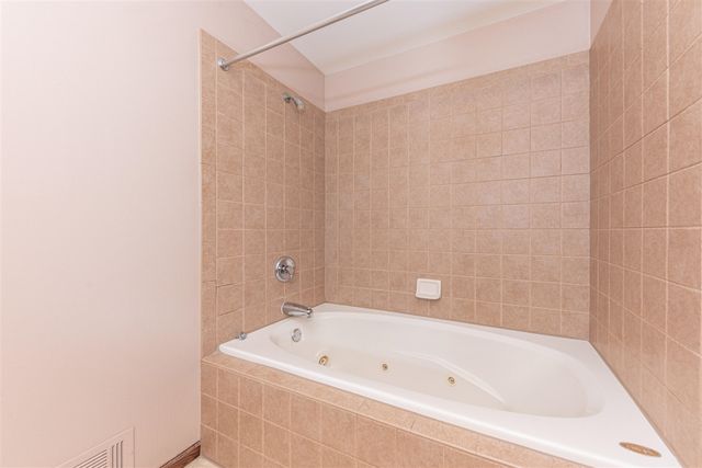535 Sycamore Circle, Saline, MI 48176