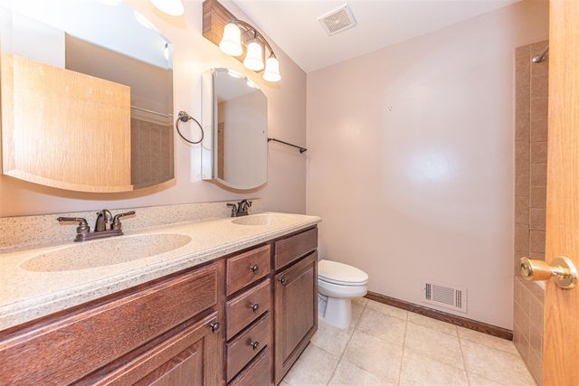 535 Sycamore Circle, Saline, MI 48176