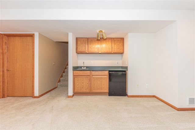 535 Sycamore Circle, Saline, MI 48176