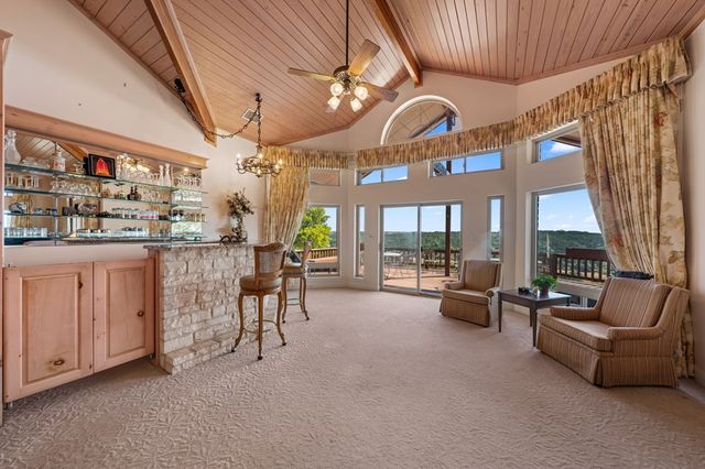 125 Crestline Dr, Kerrville, TX 78028