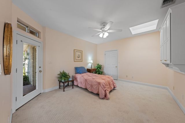 125 Crestline Dr, Kerrville, TX 78028