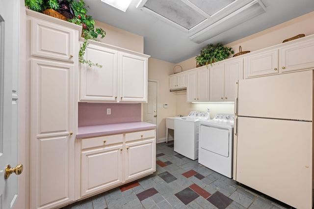 125 Crestline Dr, Kerrville, TX 78028
